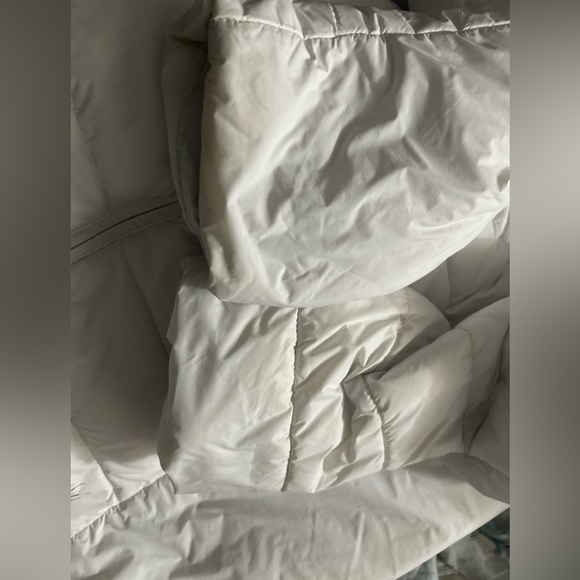 Spyder Women's Clara Short Puffer Jacket Coat Color WHITE Size L - Picture 16 of 16